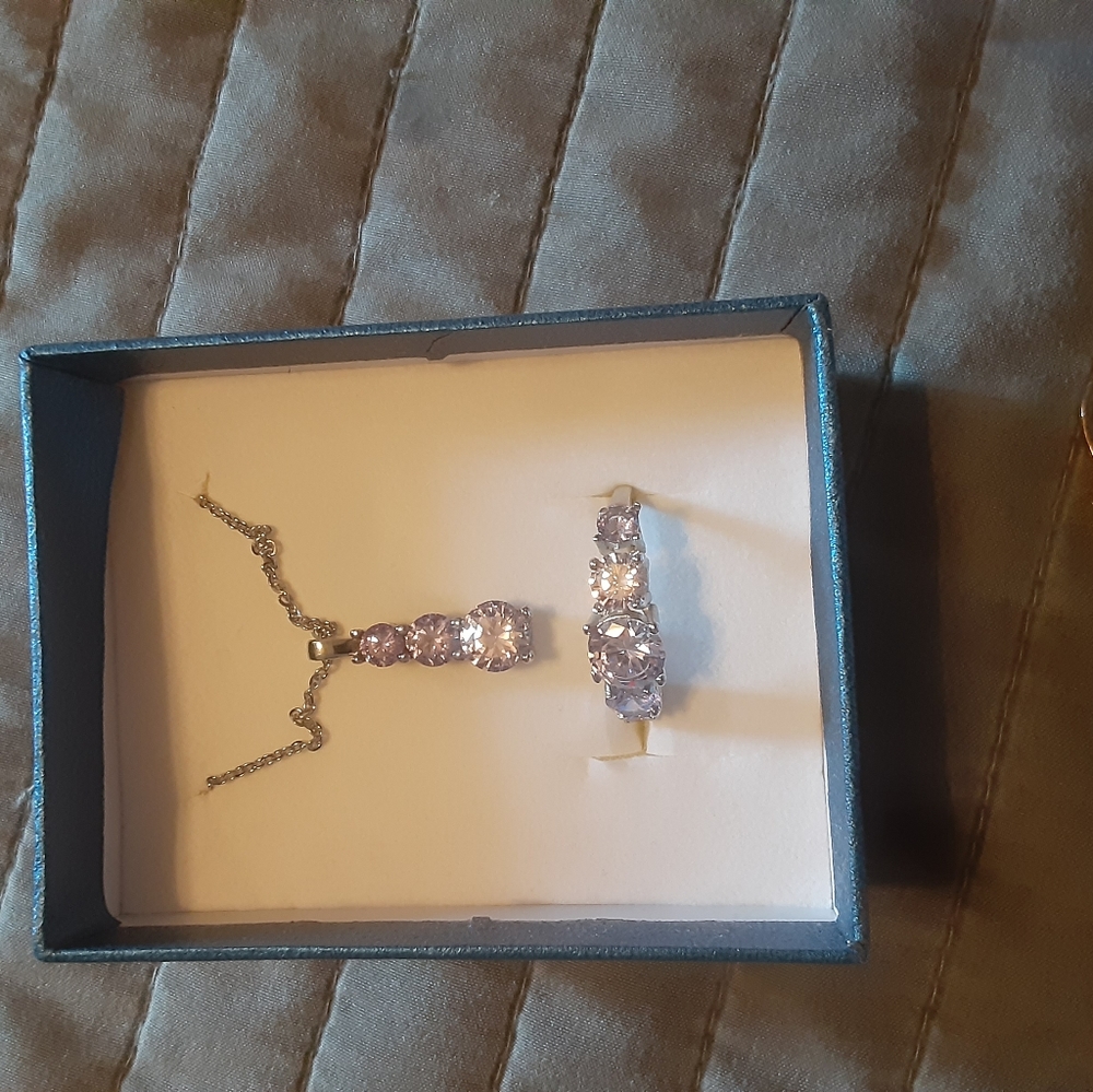 FASHION NECKLACE AND RING SET PURPLE AND SILVER